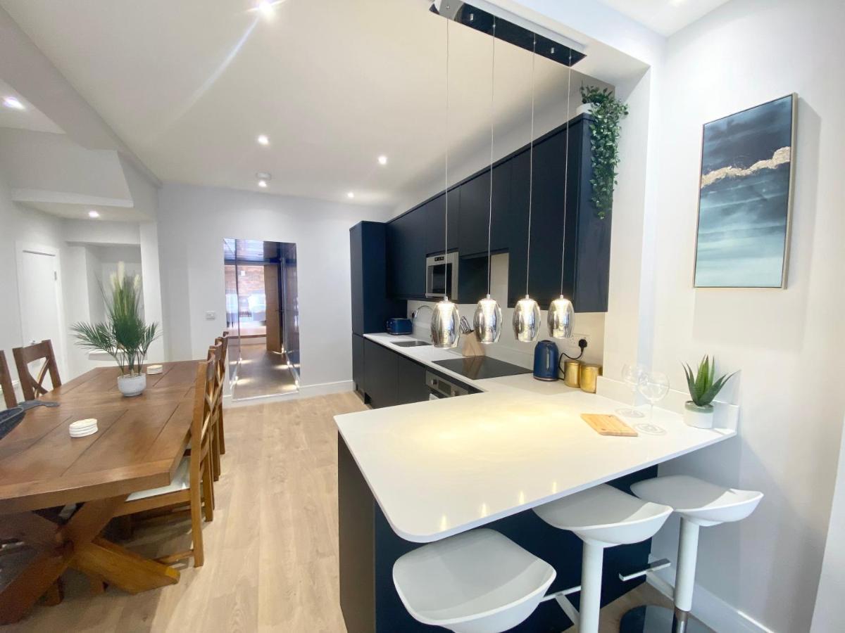 Cloud9 Guest House - By Coastline Retreats - 2 Bedroom Self Contained Garden Flat - Luxury Bath, Netflix, Superfast Wifi, Parking Included Bournemouth Bagian luar foto