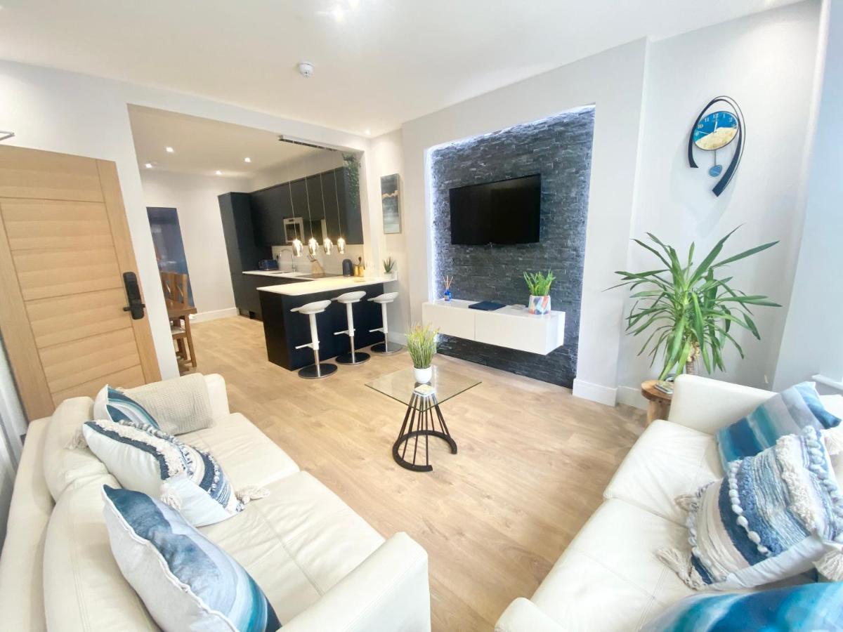 Cloud9 Guest House - By Coastline Retreats - 2 Bedroom Self Contained Garden Flat - Luxury Bath, Netflix, Superfast Wifi, Parking Included Bournemouth Bagian luar foto